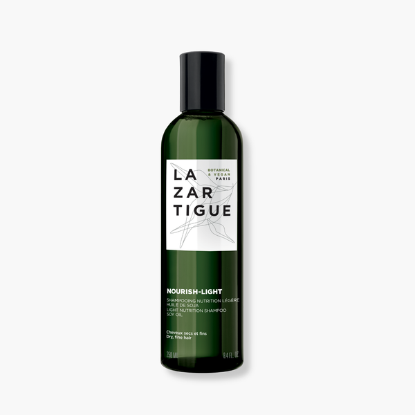Lazartigue – Shampoing Nourish Light (Shampoing Nutrition & Légèreté), bouteille de shampoing vert foncée avec une étiquette blanche