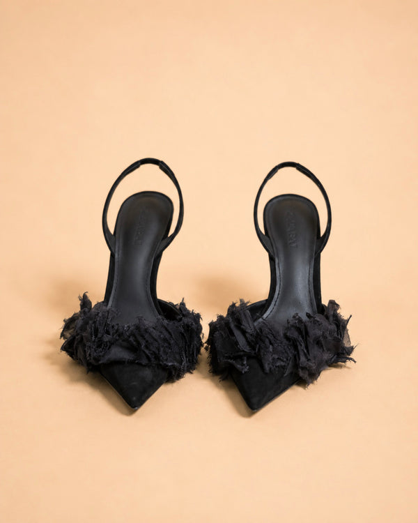 CAZABAT – Ella - Sling In Black Suede & Organza, deux escarpins noirs à bout pointu et volants sur fond beige clair